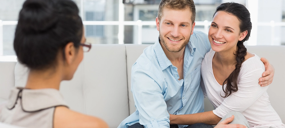 marriage counsellor build again the strong relation between couple